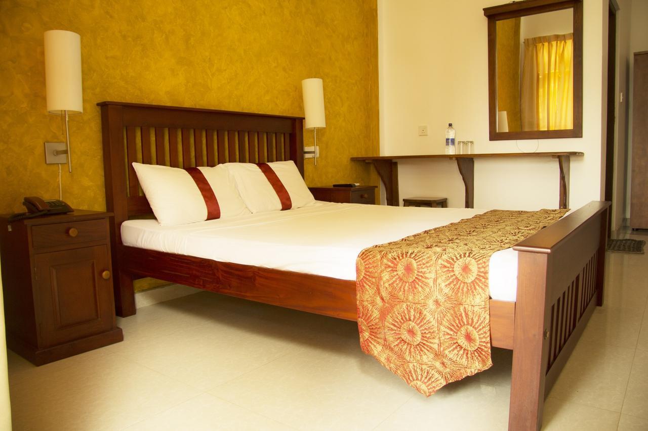 Zendara Hotel Негомбо Экстерьер фото