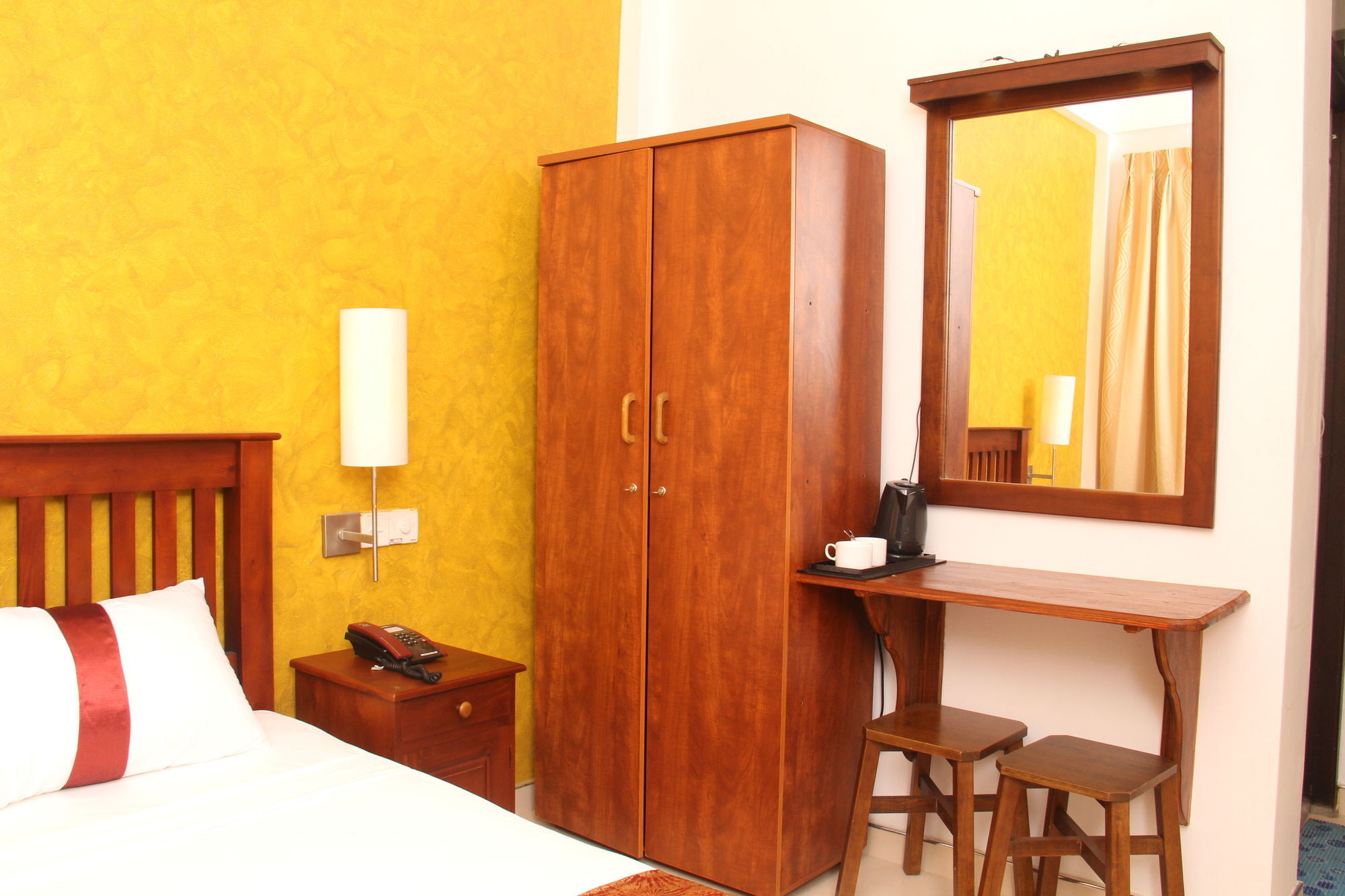 Zendara Hotel Негомбо Экстерьер фото