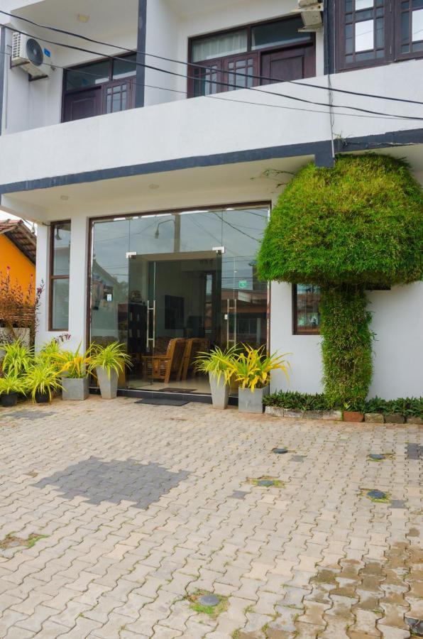 Zendara Hotel Негомбо Экстерьер фото
